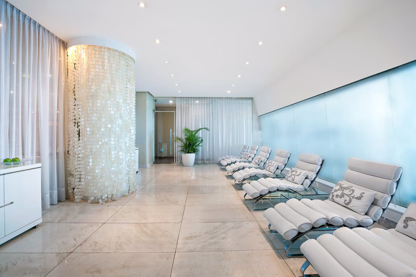 ptybw-sensory-spa-7179-hor-clsc.avif